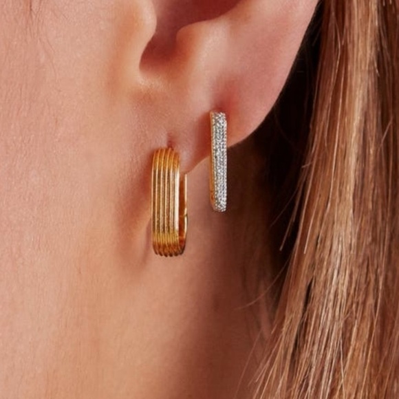 MONICA VINADER NIB Groove huggie earings 18 karat Gold plated - Picture 3 of 10